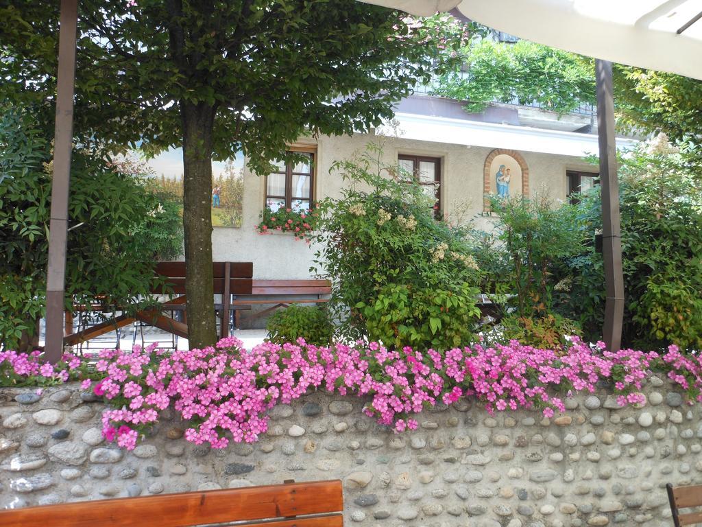 Agriturismo Cassinazza Orsenigo المظهر الخارجي الصورة