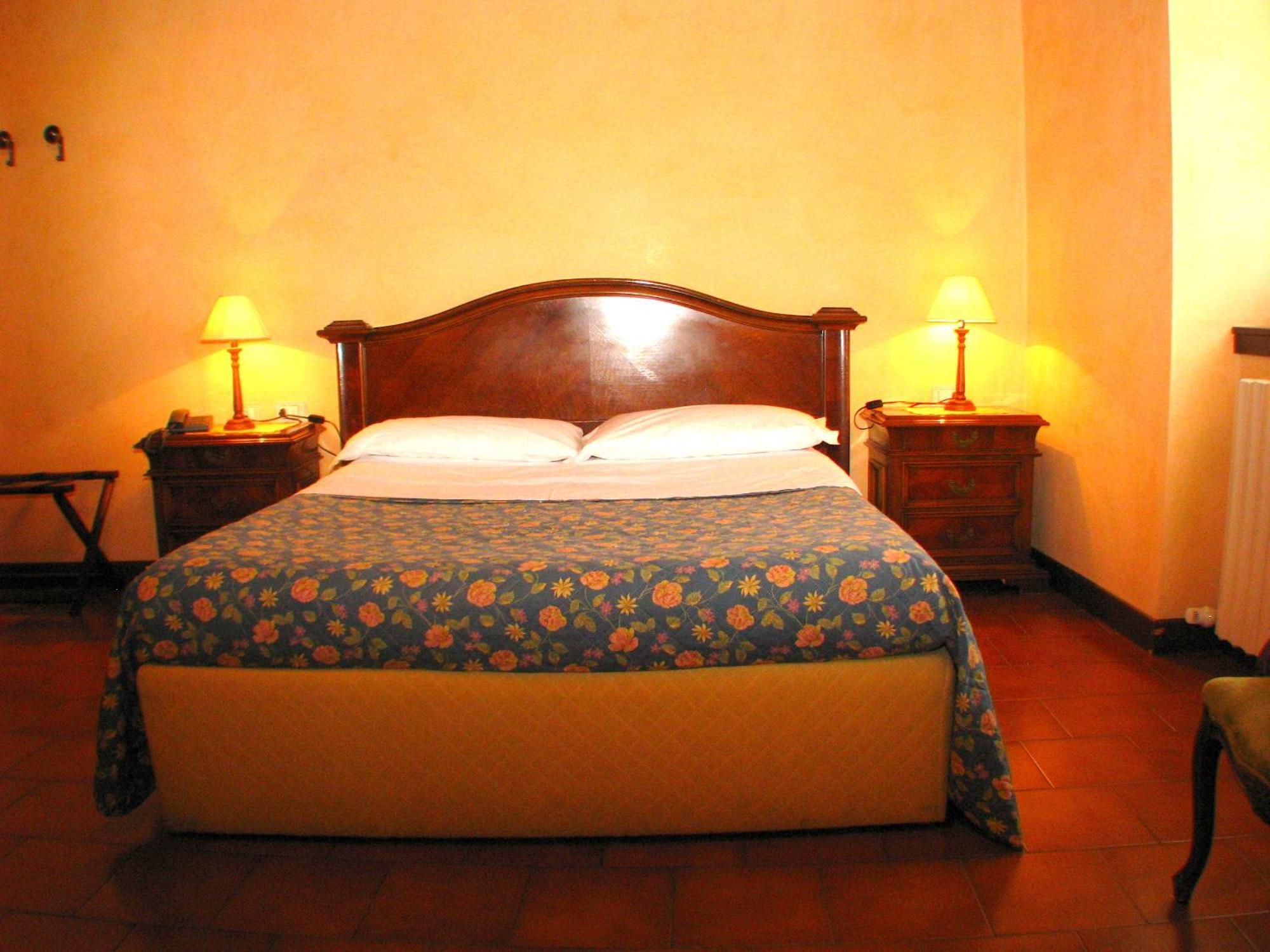 Agriturismo Cassinazza Orsenigo الغرفة الصورة