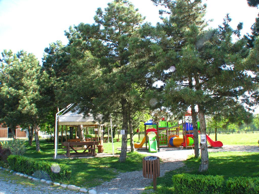 Agriturismo Cassinazza Orsenigo المظهر الخارجي الصورة